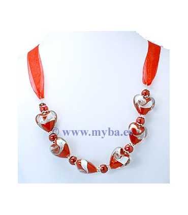 COLLAR ORGANZA ROJO, CORAZONES Y PERLAS