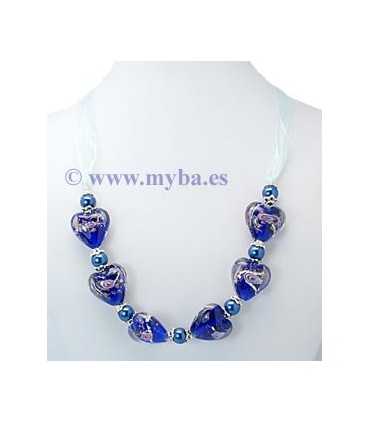 COLLAR ORGANZA AZUL, CORAZONES Y PERLAS