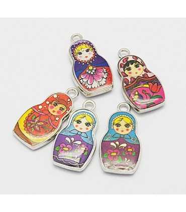 COLGANTE MATRIOSKA ESMALTE 27x14x4 MM 1 UNIDAD