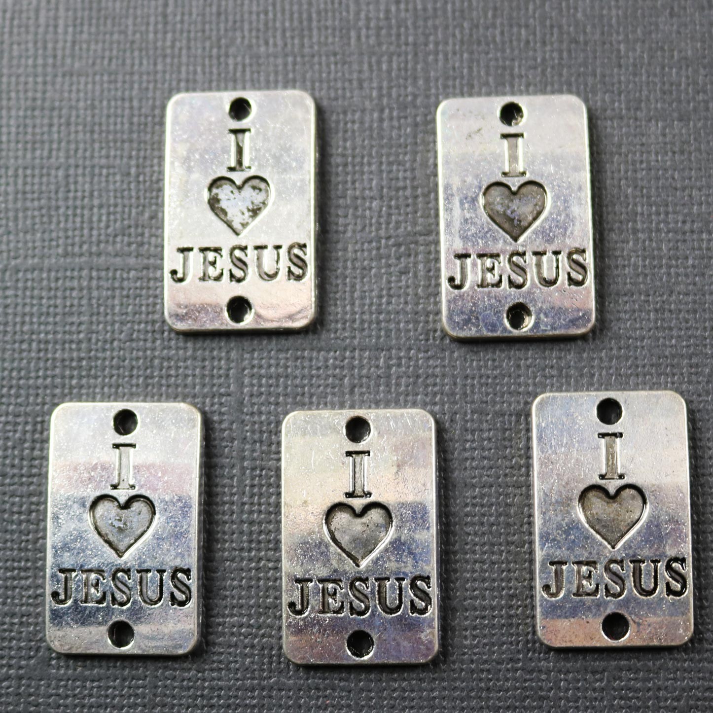 PLACA I LOVE JESUS 2 ANILLAS 27x16 MM 5 UNIDADES : Acabado:Baño Plateado